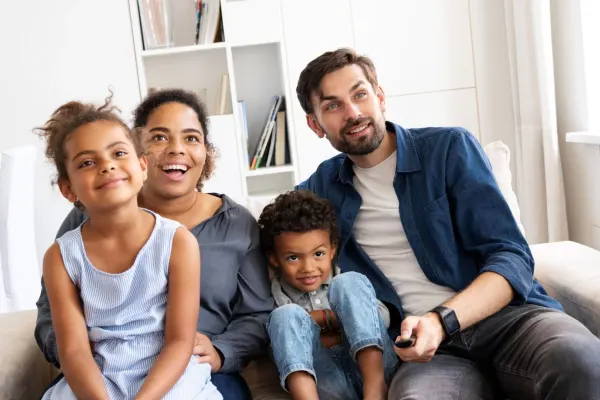 Família em sessão de terapia